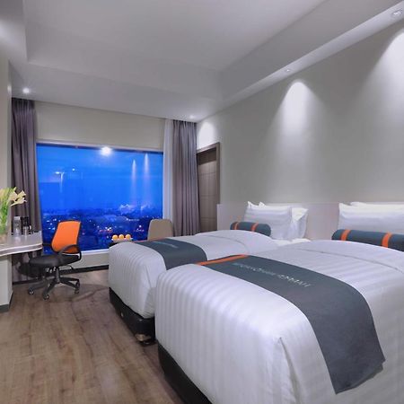 Harper Wahid Hasyim Medan By Aston Hotel Buitenkant foto