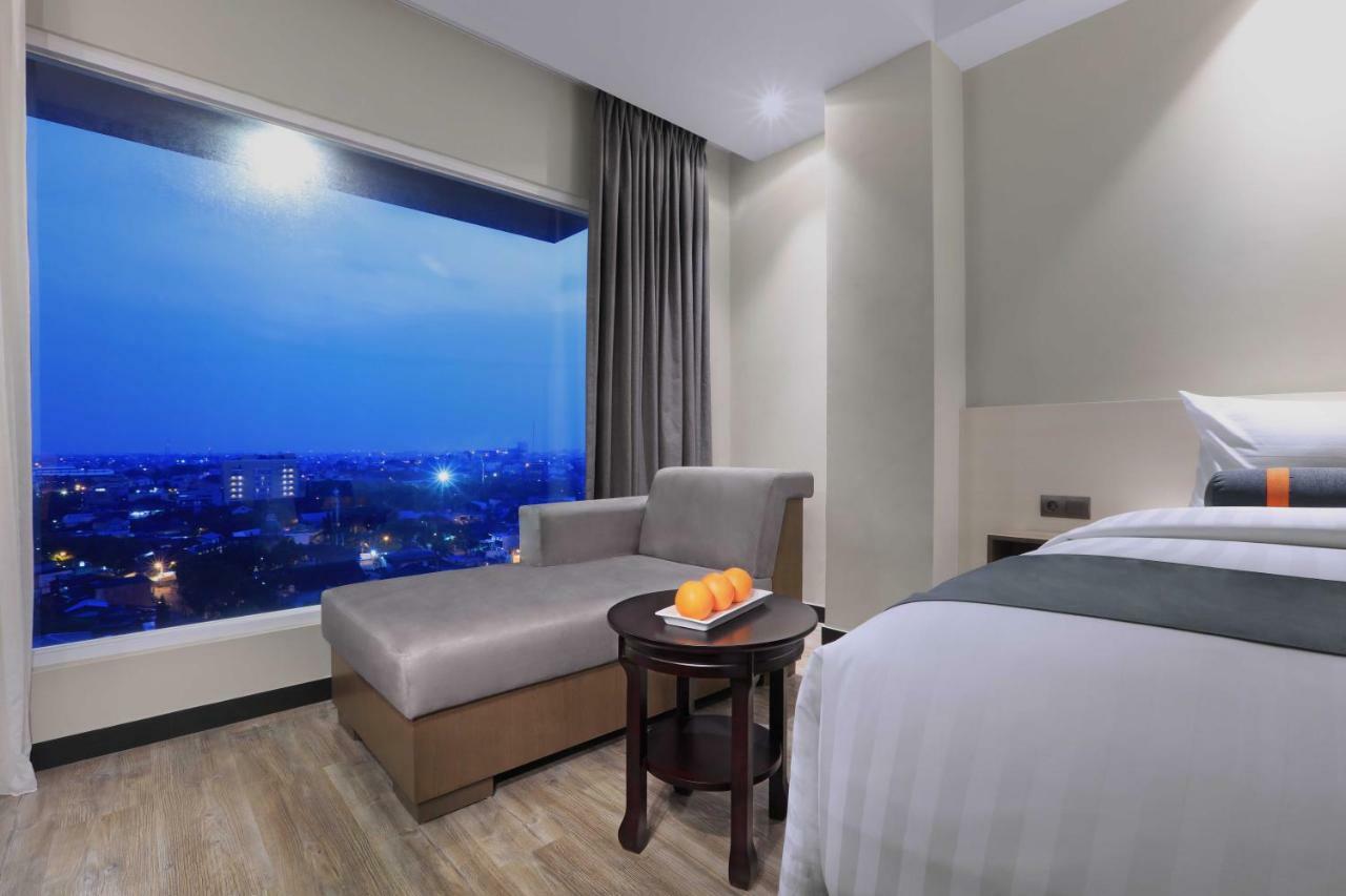 Harper Wahid Hasyim Medan By Aston Hotel Buitenkant foto