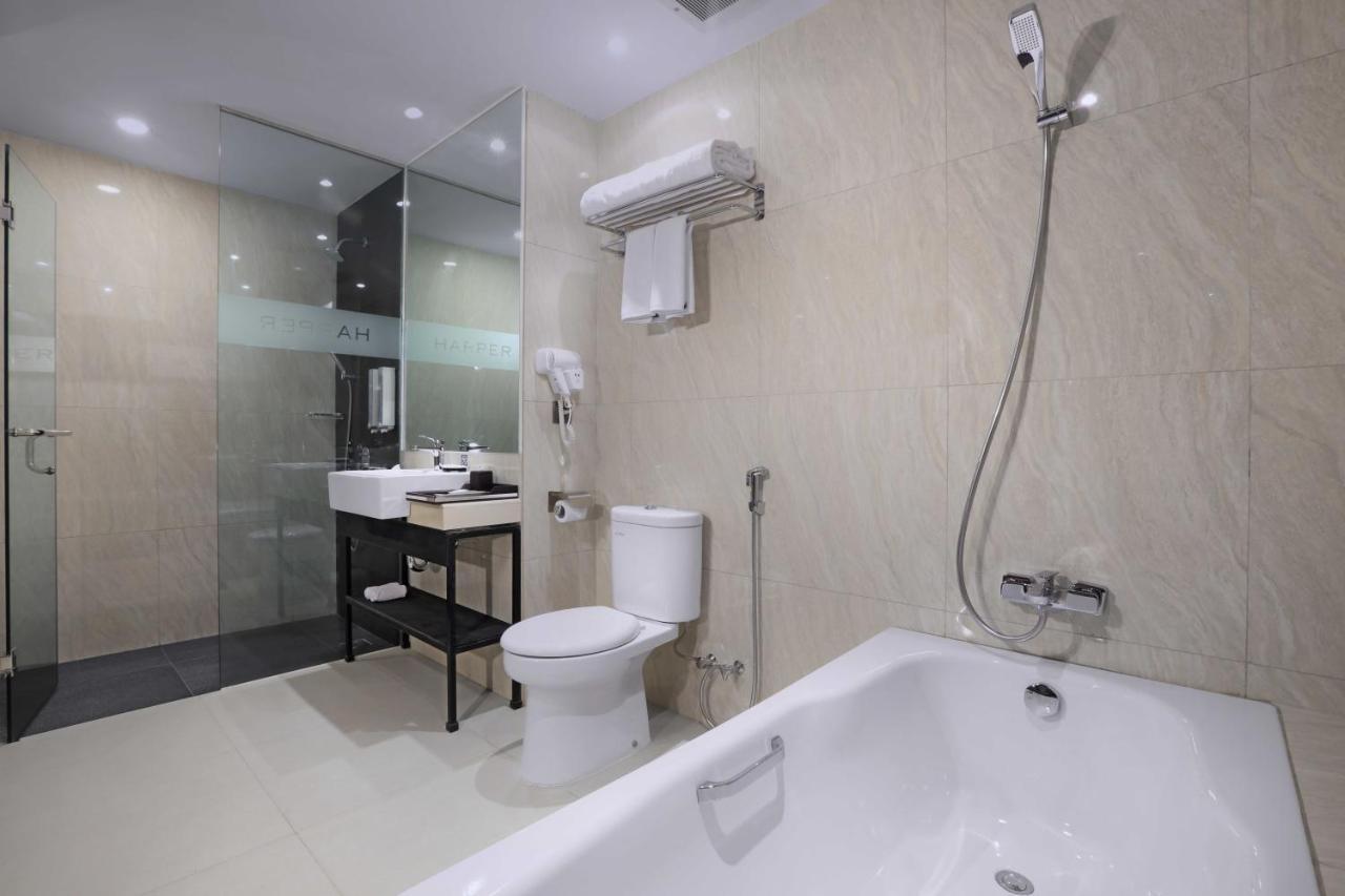Harper Wahid Hasyim Medan By Aston Hotel Buitenkant foto