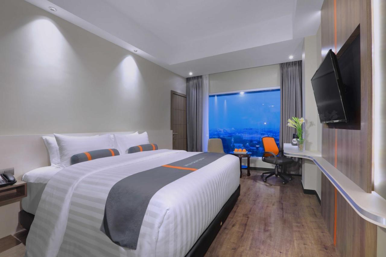 Harper Wahid Hasyim Medan By Aston Hotel Buitenkant foto