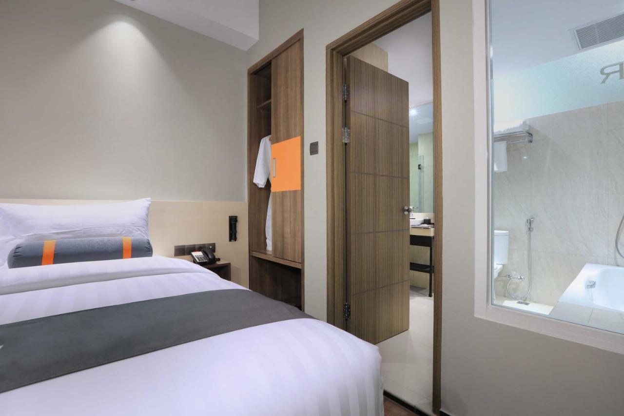 Harper Wahid Hasyim Medan By Aston Hotel Buitenkant foto